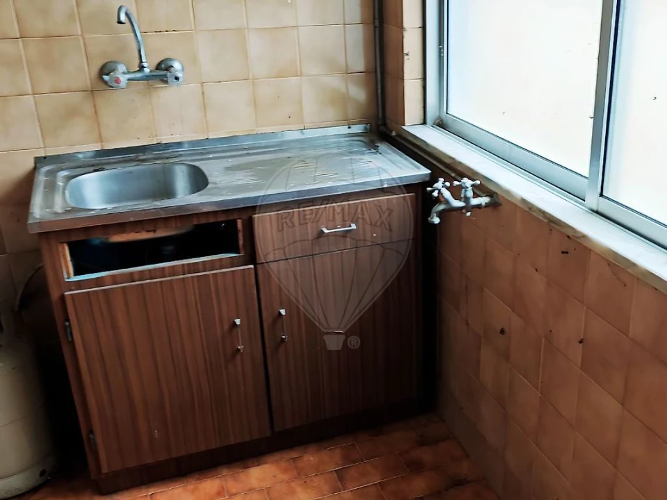 Moradia T4 para Venda em Alvoco das Varzeas Foto 7