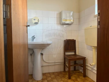 Moradia T4 para Venda em Benedita