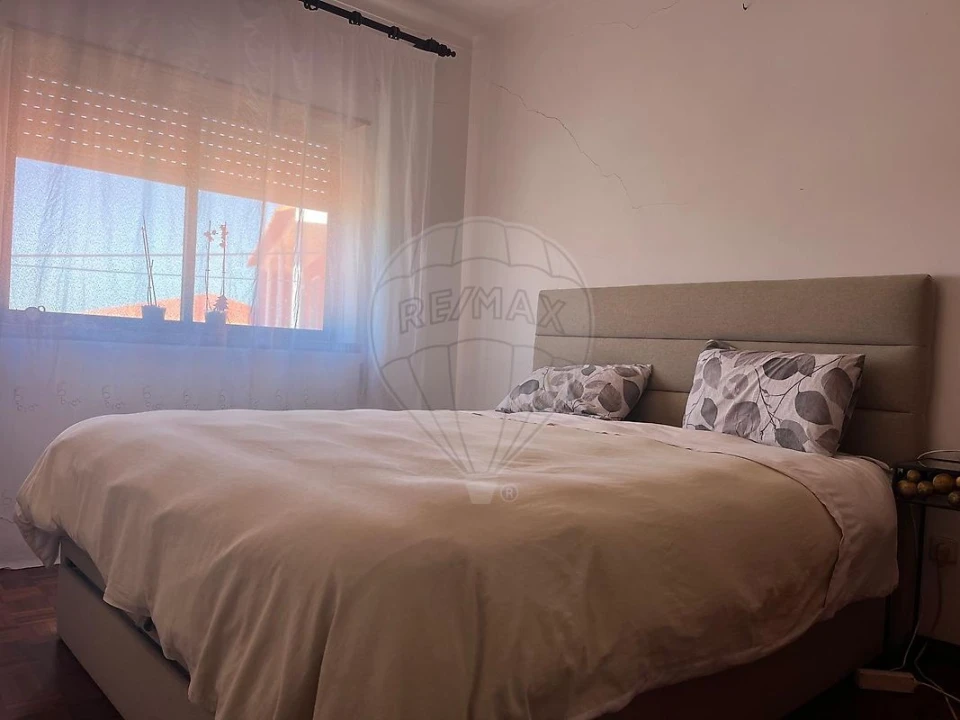 Moradia T2 para Venda em Olho Marinho Foto 5