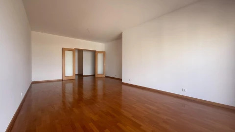 Apartamento T3 para Venda em Póvoa de Varzim, Beiriz e Argivai