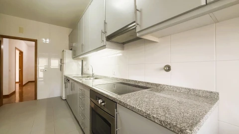 Apartamento T3 para Venda em Póvoa de Varzim, Beiriz e Argivai