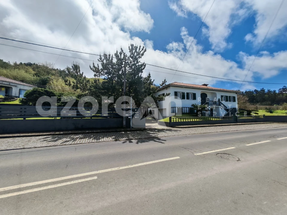 Moradia T6 para Venda em Ginetes Foto 3