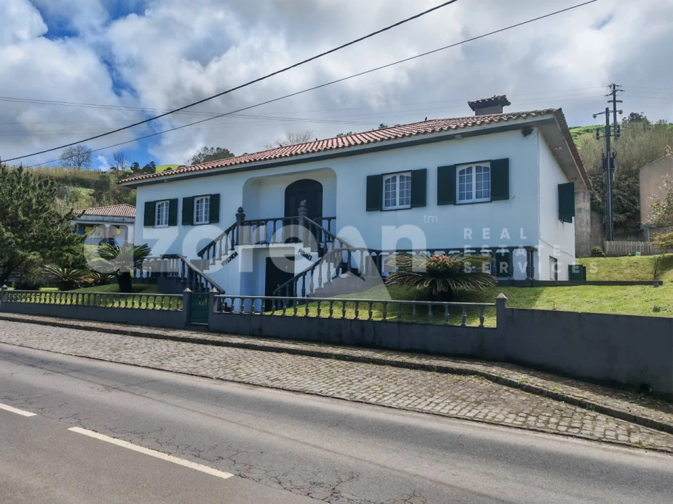 Moradia T6 para Venda em Ginetes Foto 4