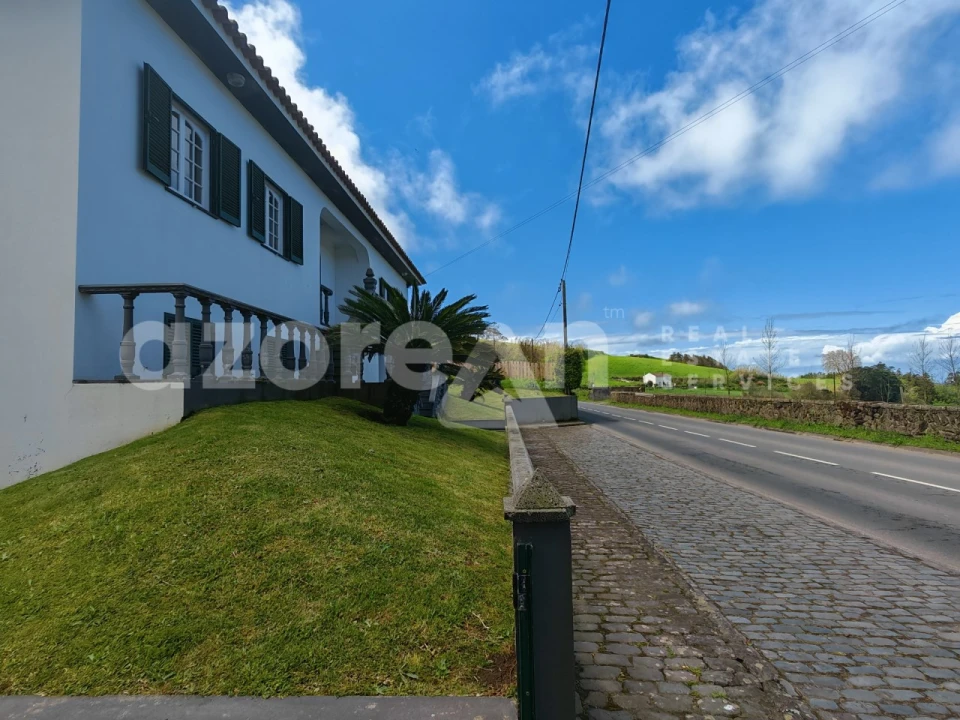 Moradia T6 para Venda em Ginetes Foto 5