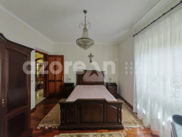 Moradia T6 para Venda em Ginetes