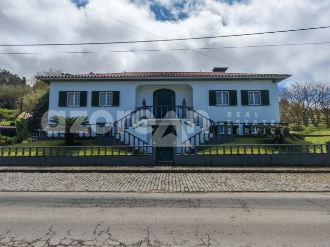 Moradia T6 para Venda em Ginetes Foto 2