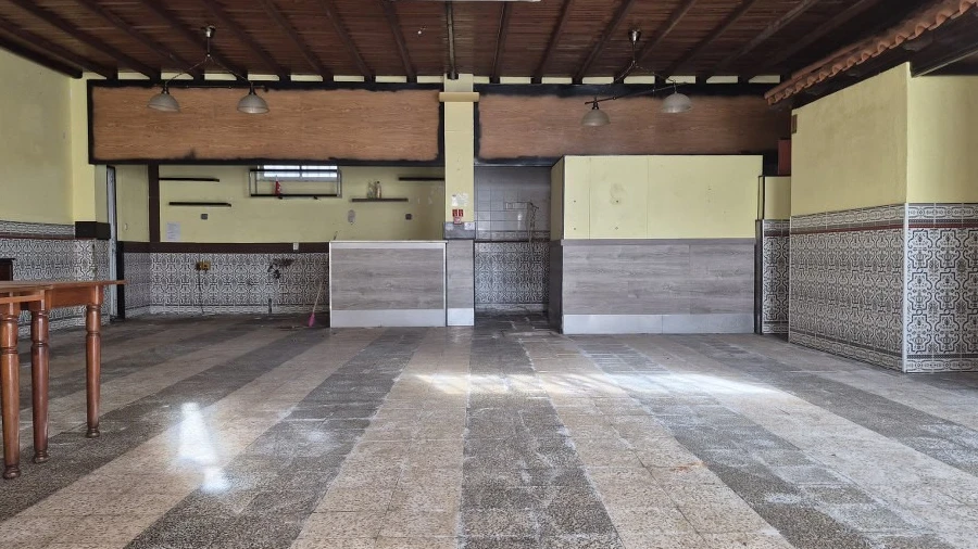 Loja para Venda em Gaio-Rosário e Sarilhos Pequenos