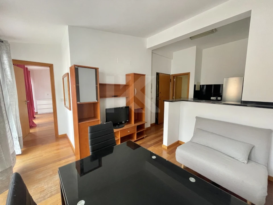 Apartamento T1 para Arrendamento em Funchal (Se) Foto 1
