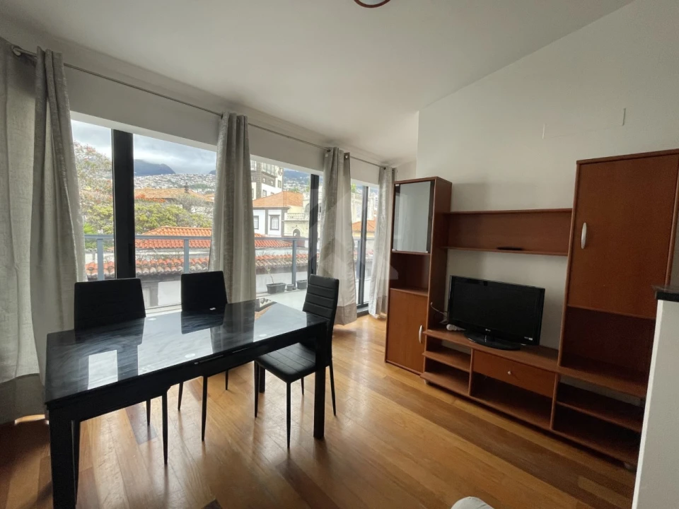 Apartamento T1 para Arrendamento em Funchal (Se) Foto 4