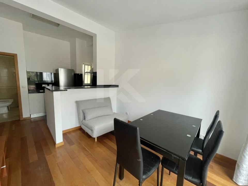 Apartamento T1 para Arrendamento em Funchal (Se) Foto 2