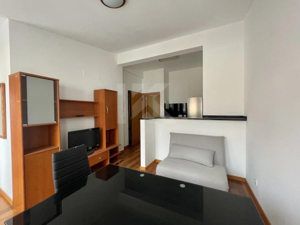 Apartamento T1 para Arrendamento em Funchal (Se) Foto 3