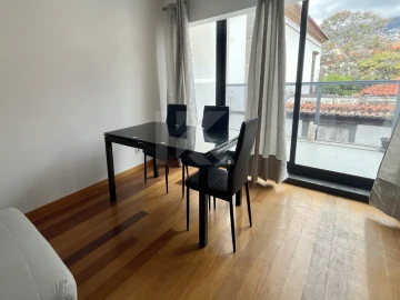 Apartamento T1 para Arrendamento em Funchal (Se)