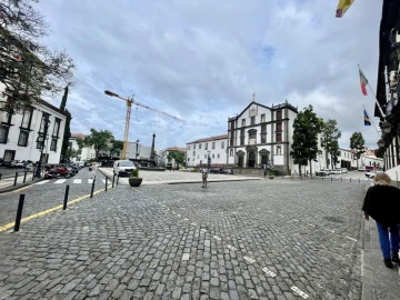 Apartamento T1 para Arrendamento em Funchal (Se)