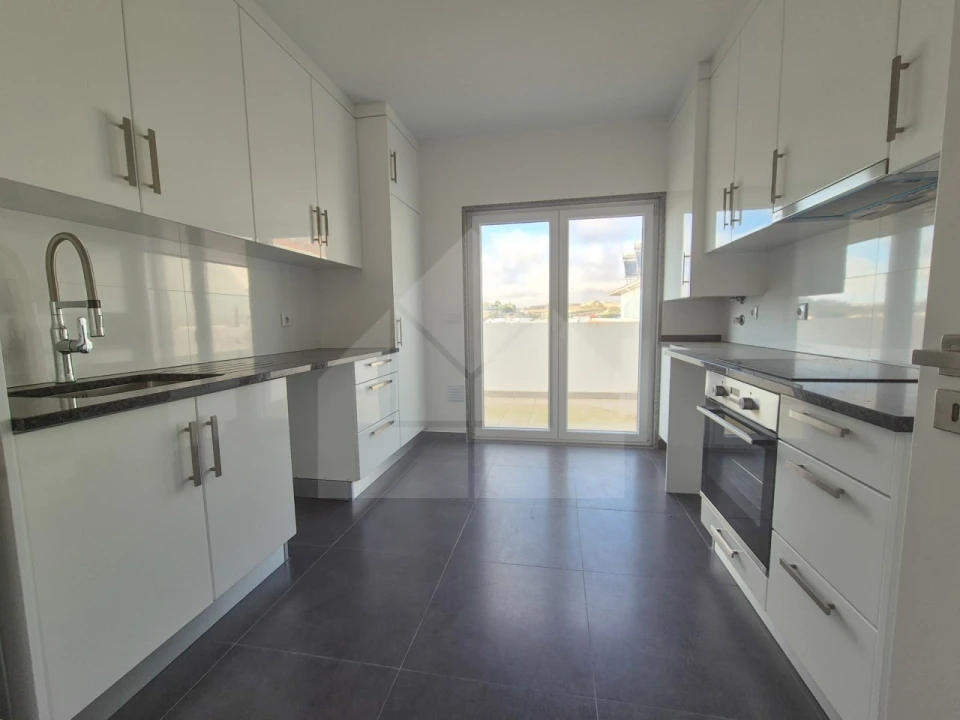 Apartamento T3 para Venda em Lourinhã e Atalaia Foto 8