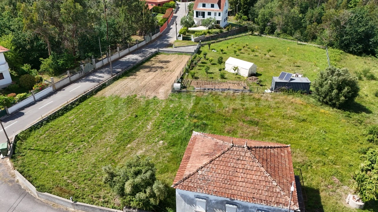 Terreno para Venda em Torre e Vila Mou Foto 1