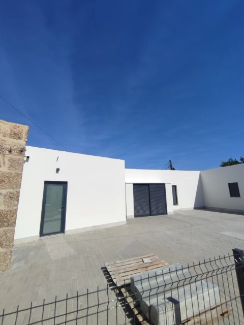 Moradia T11 para Venda em Antas e Abade de Vermoim