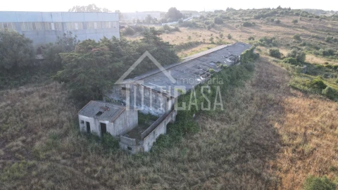 Terreno Comércio / Armazém para Venda em Venda do Pinheiro e Santo Estêvão das Galés