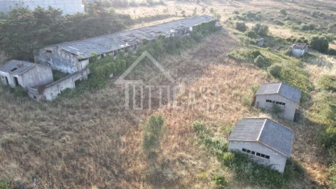 Terreno Comércio / Armazém para Venda em Venda do Pinheiro e Santo Estêvão das Galés