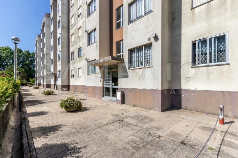 Apartamento T2 para Venda em Fânzeres e São Pedro da Cova Foto 17