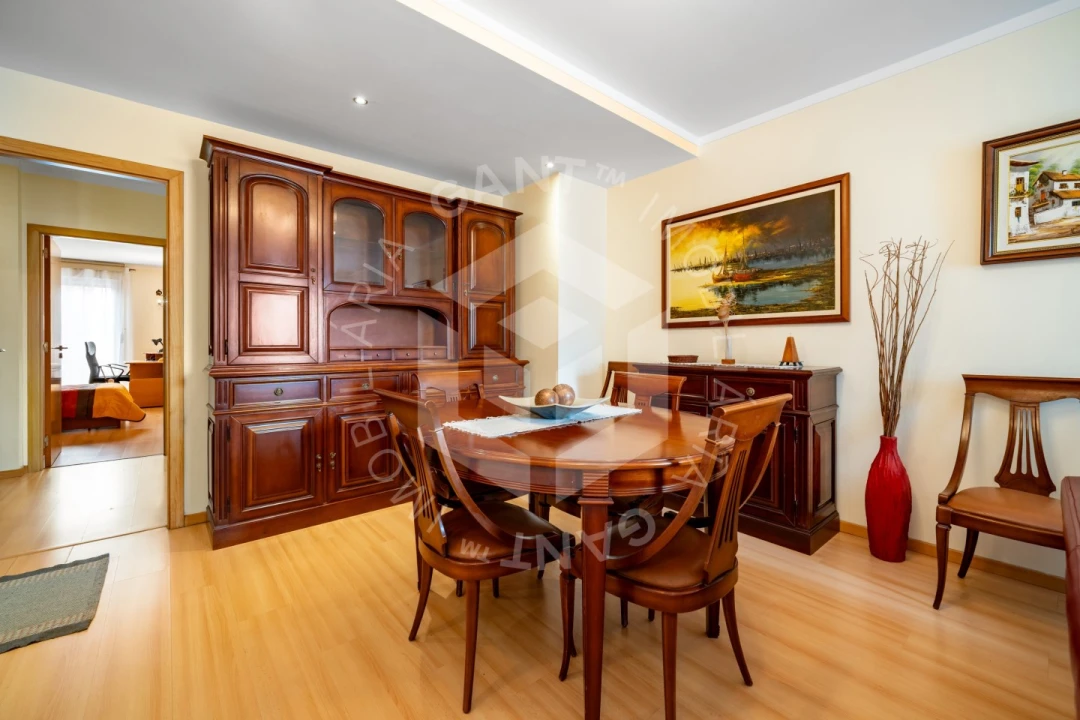 Apartamento T2 para Arrendamento em Lumiar Foto 3
