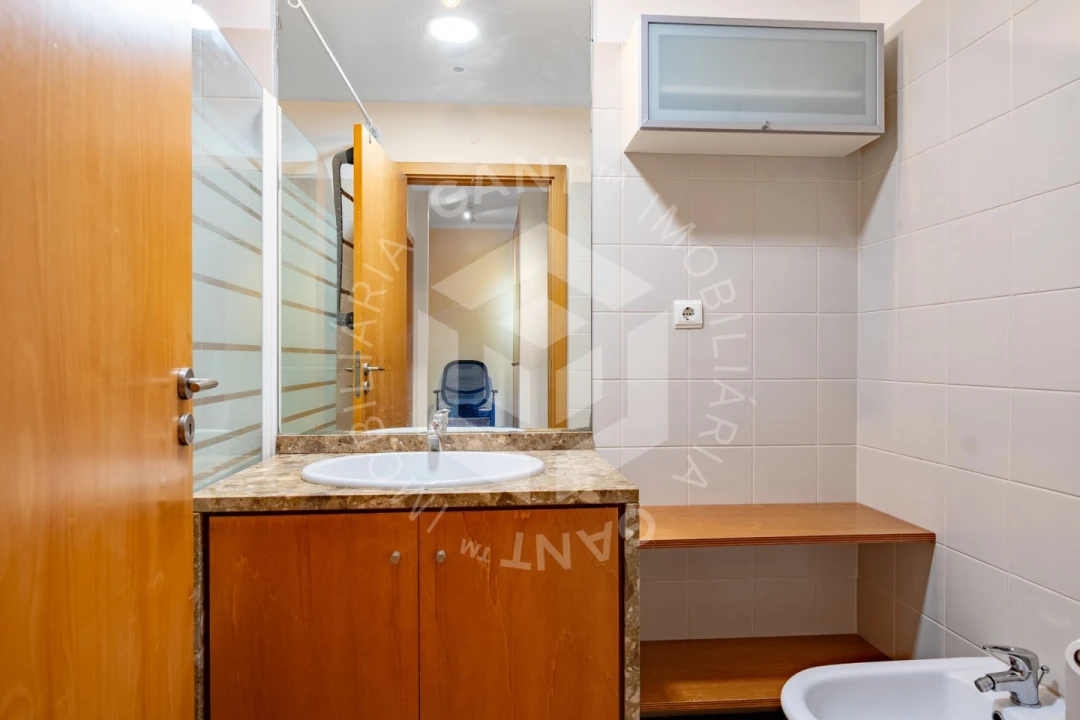 Apartamento T2 para Arrendamento em Lumiar Foto 12