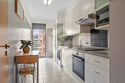 Apartamento T2 para Arrendamento em Lumiar