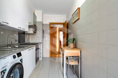 Apartamento T2 para Arrendamento em Lumiar