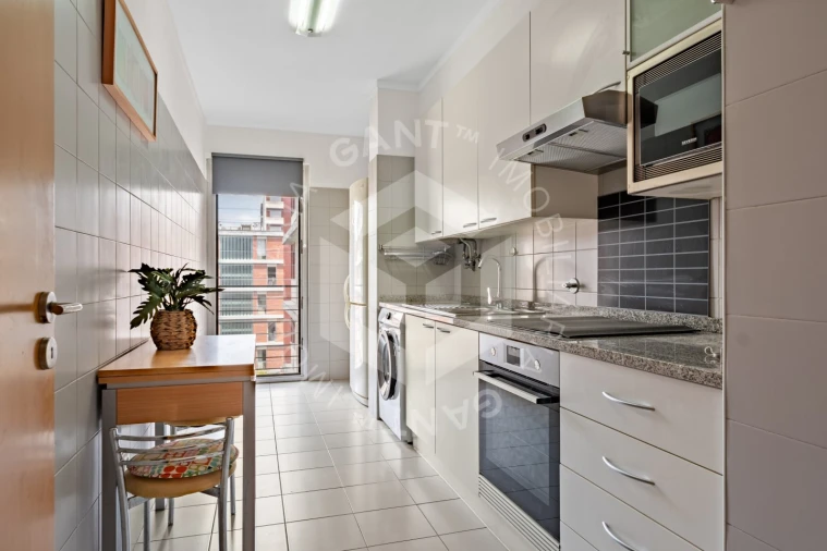 Apartamento T2 para Arrendamento em Lumiar Foto 8