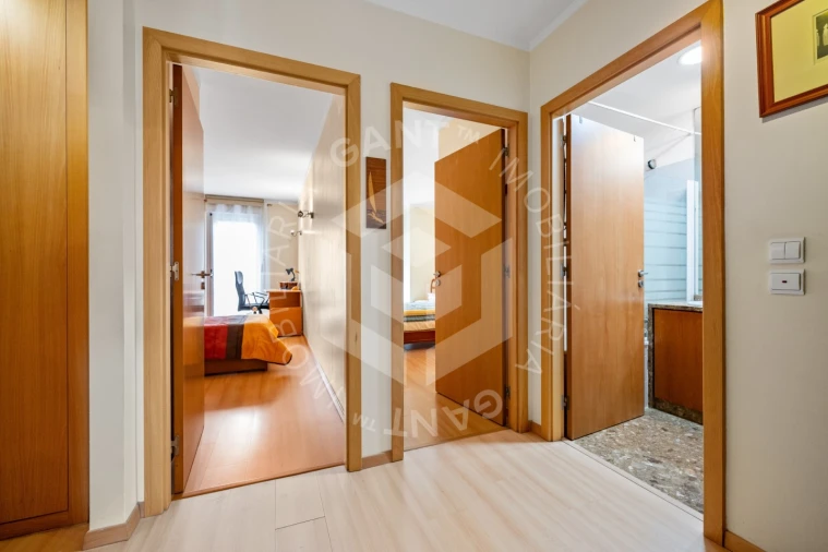 Apartamento T2 para Arrendamento em Lumiar Foto 11
