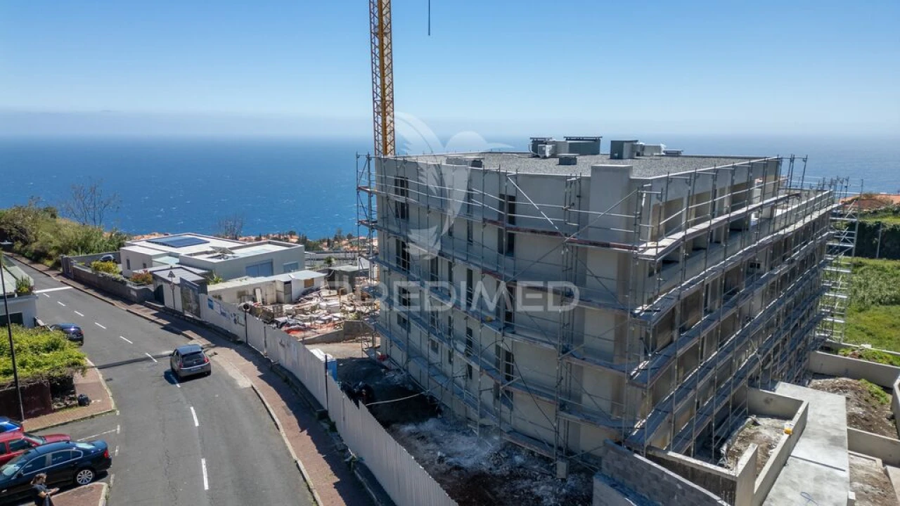 Apartamento T3 para Venda em Caniço Foto 1