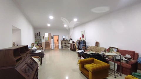 Armazém para Venda em Santa Vitória e Mombeja