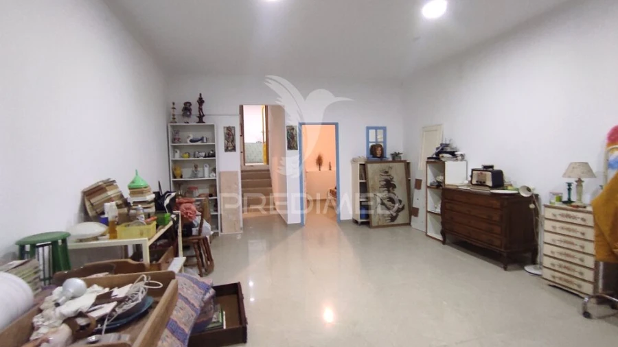 Armazém para Venda em Santa Vitória e Mombeja