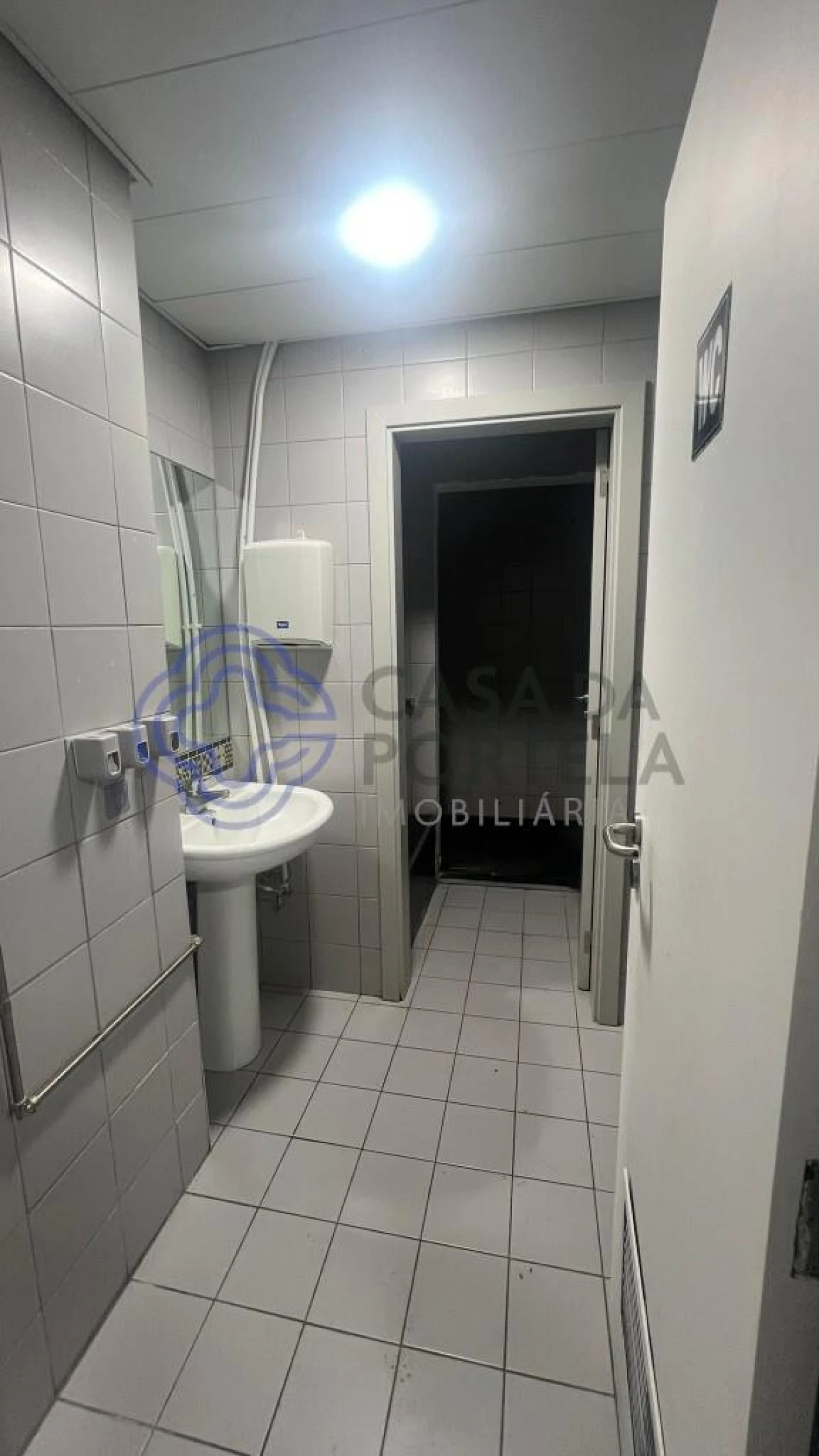 Loja para Arrendamento em Lordelo do Ouro e Massarelos Foto 13