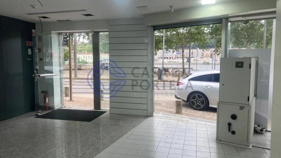 Loja para Arrendamento em Lordelo do Ouro e Massarelos Foto 17