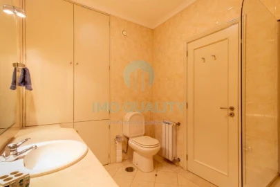 Apartamento T2 para Arrendamento em Lordelo do Ouro e Massarelos