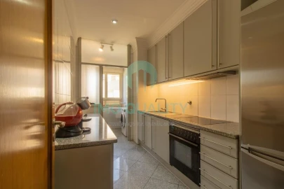 Apartamento T2 para Arrendamento em Lordelo do Ouro e Massarelos