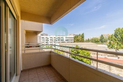 Apartamento T2 para Arrendamento em Lordelo do Ouro e Massarelos
