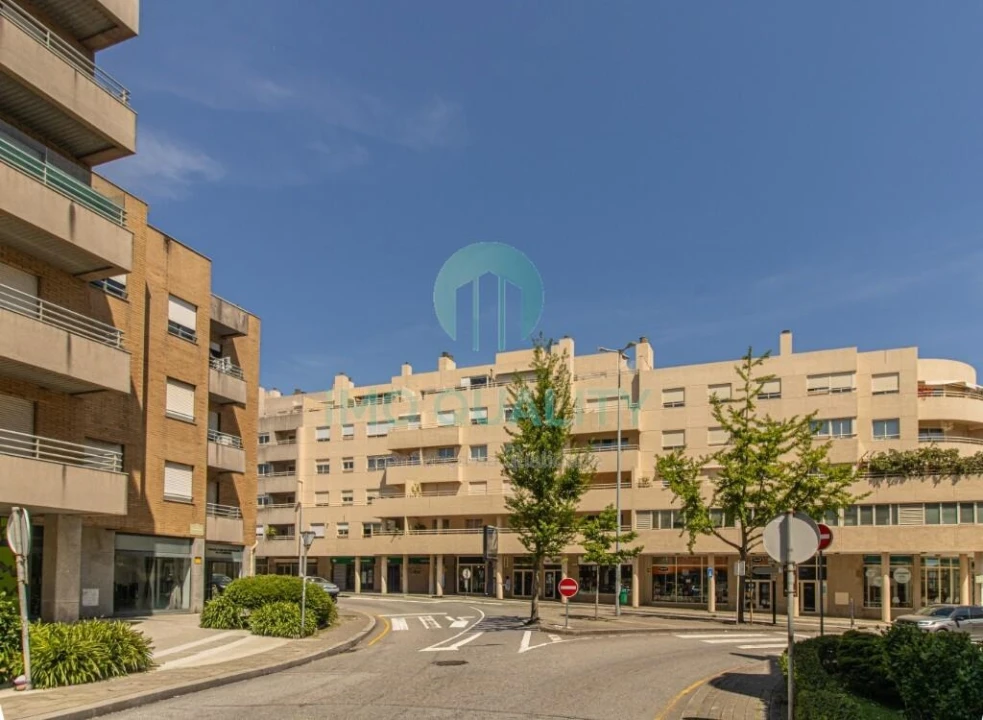 Apartamento T2 para Arrendamento em Lordelo do Ouro e Massarelos Foto 26