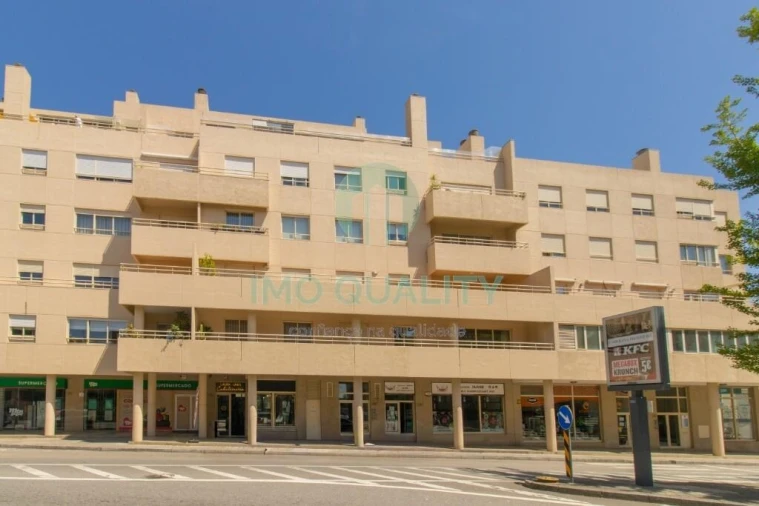 Apartamento T2 para Arrendamento em Lordelo do Ouro e Massarelos Foto 2