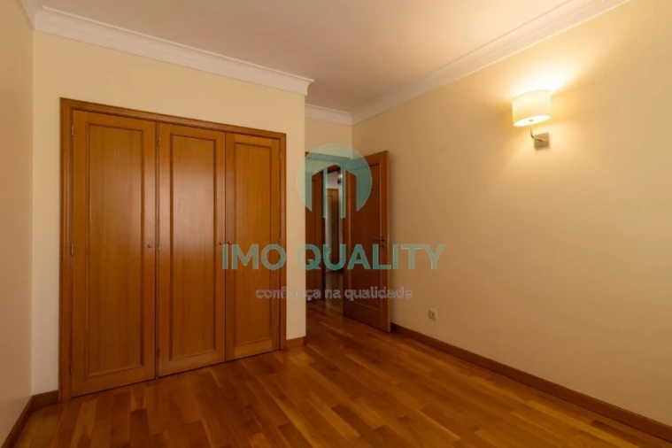Apartamento T2 para Arrendamento em Lordelo do Ouro e Massarelos Foto 17