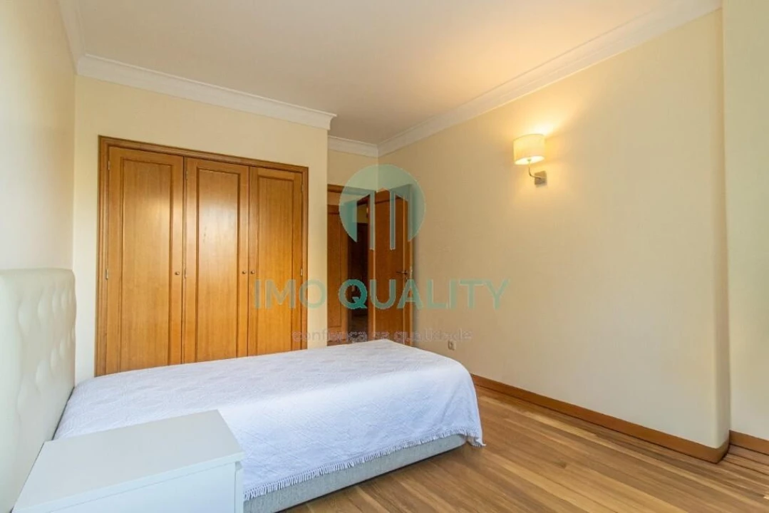 Apartamento T2 para Arrendamento em Lordelo do Ouro e Massarelos Foto 17