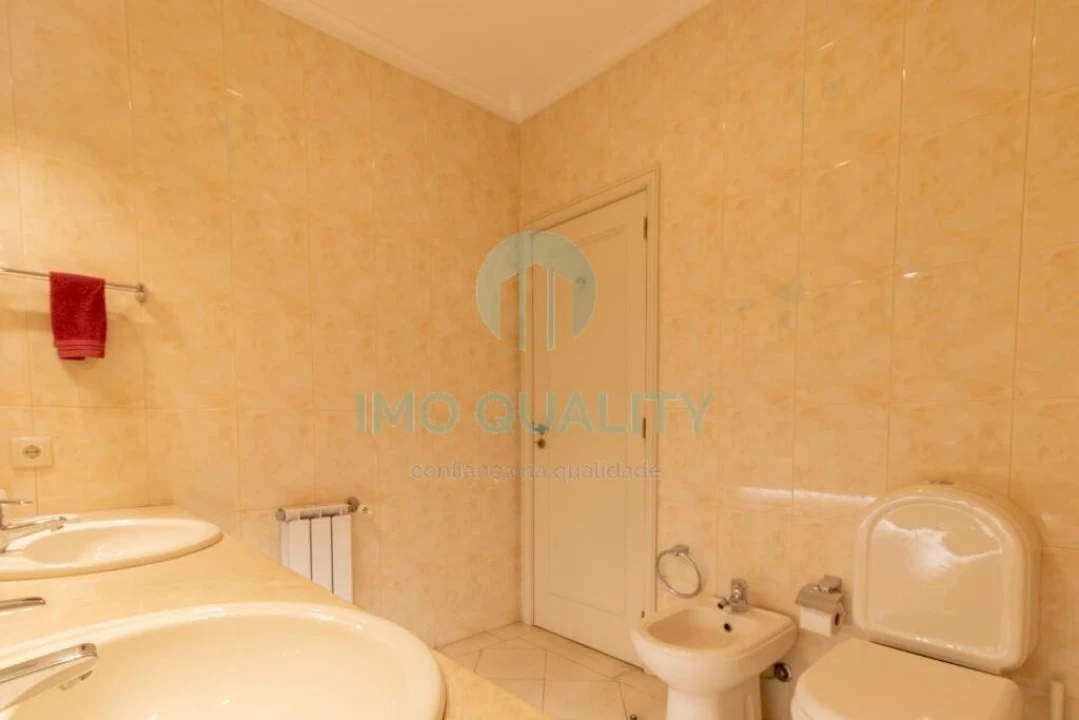 Apartamento T2 para Arrendamento em Lordelo do Ouro e Massarelos Foto 23