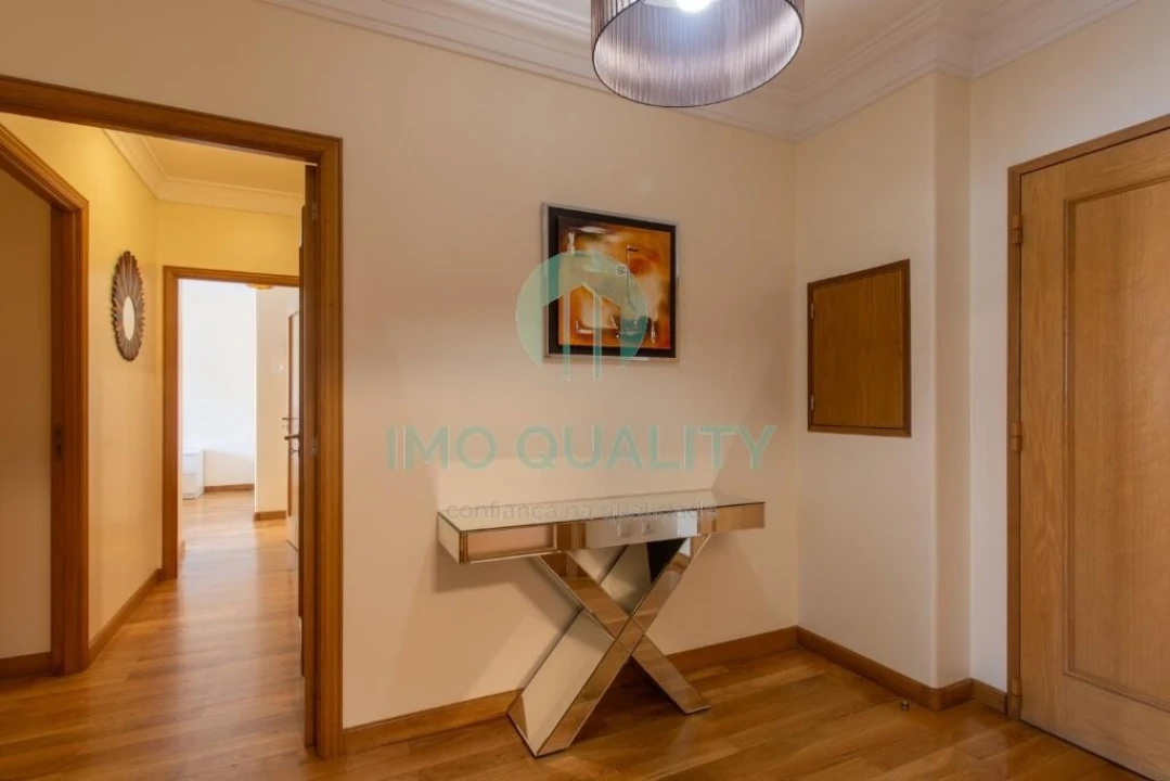 Apartamento T2 para Arrendamento em Lordelo do Ouro e Massarelos Foto 7