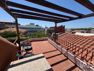Apartamento T2 para Arrendamento em Arroios