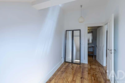 Apartamento T2 para Arrendamento em Arroios