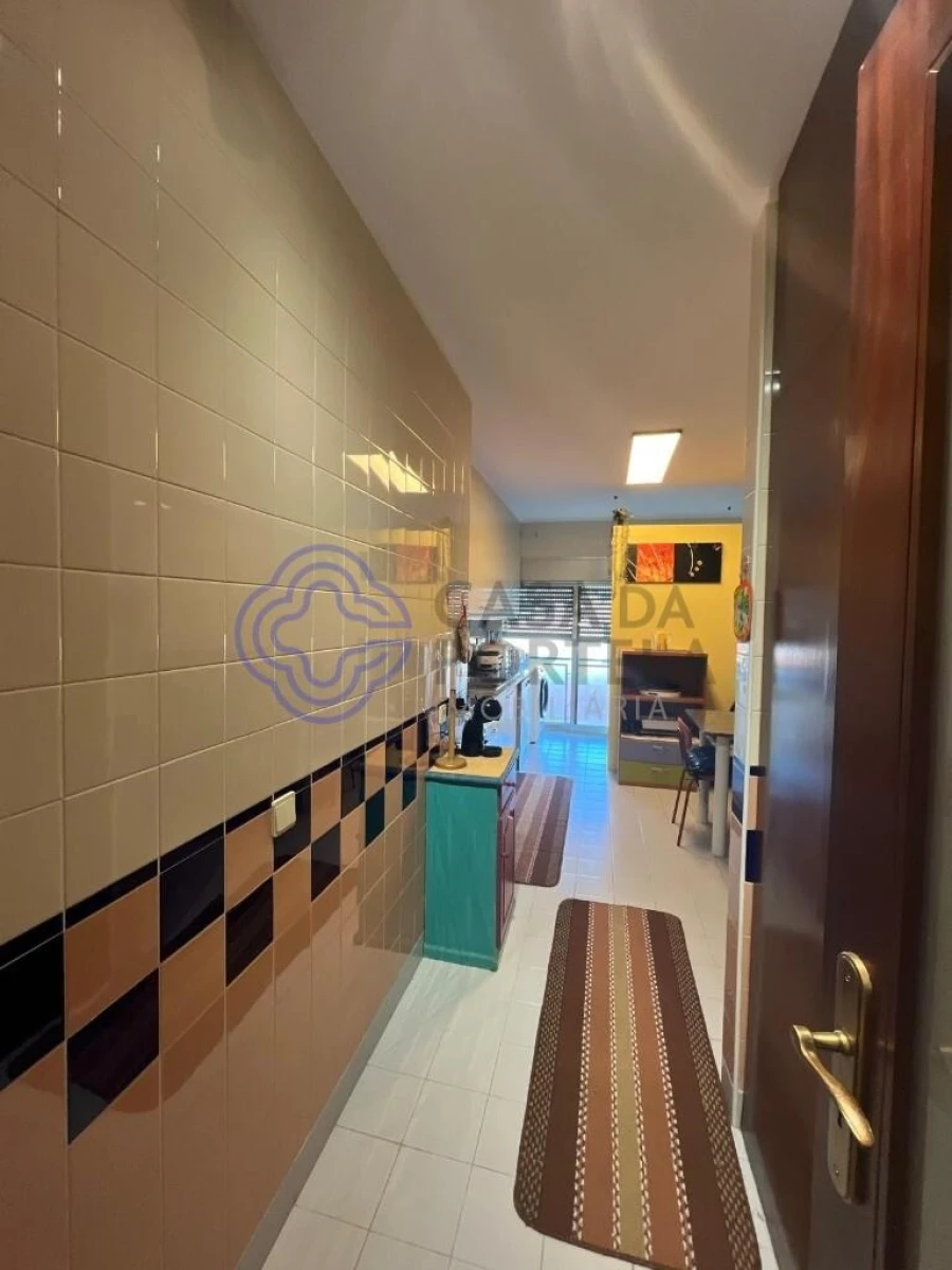 Apartamento T2 para Venda em Santa Maria de Lamas Foto 4