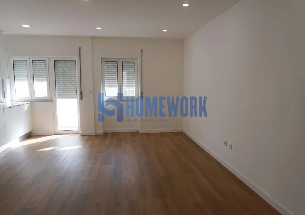 Apartamento T1 para Venda em Barreiro e Lavradio Foto 6