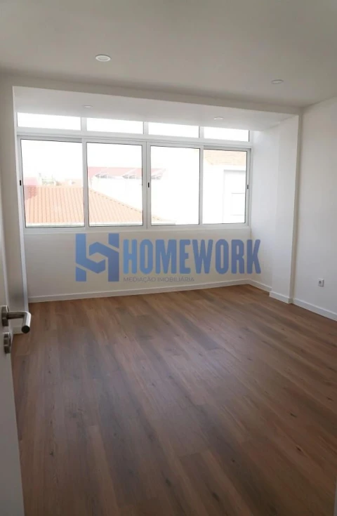 Apartamento T1 para Venda em Barreiro e Lavradio