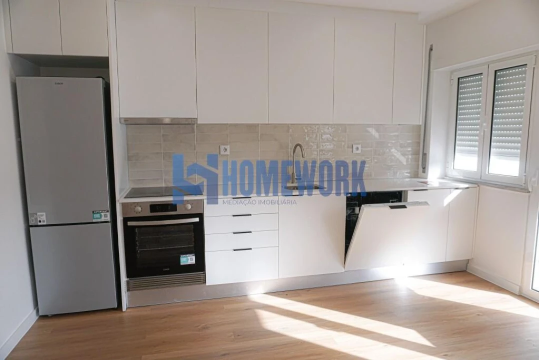 Apartamento T1 para Venda em Barreiro e Lavradio Foto 4