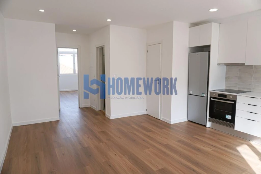 Apartamento T1 para Venda em Barreiro e Lavradio Foto 1
